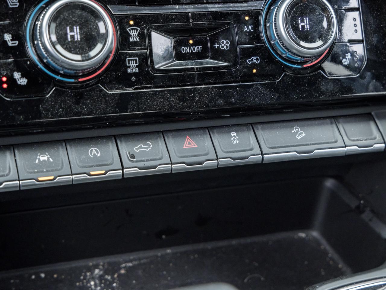 2022 GMC Sierra 1500 4WD Crew Cab 147  AT4 Photo