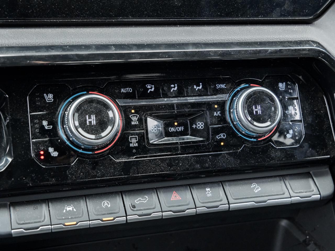 2022 GMC Sierra 1500 4WD Crew Cab 147  AT4 Photo