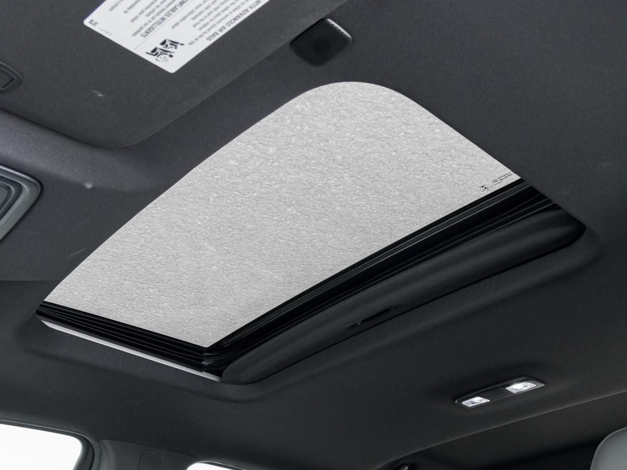 2022 GMC Sierra 1500 4WD Crew Cab 147  AT4 Photo