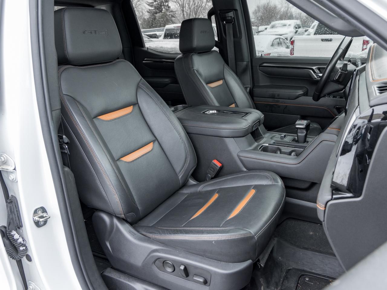 2022 GMC Sierra 1500 4WD Crew Cab 147  AT4 Photo