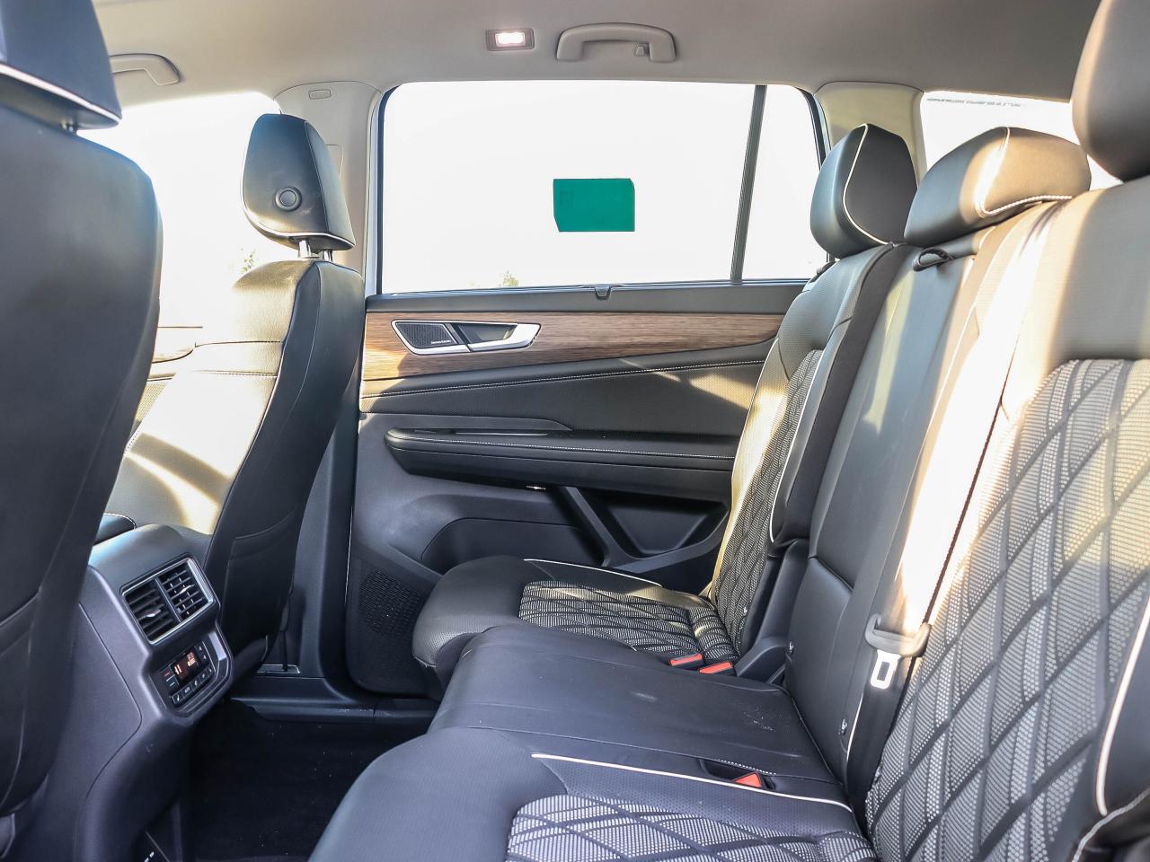 2024 Volkswagen Atlas Execline 2.0 TSI 4MOTION Photo