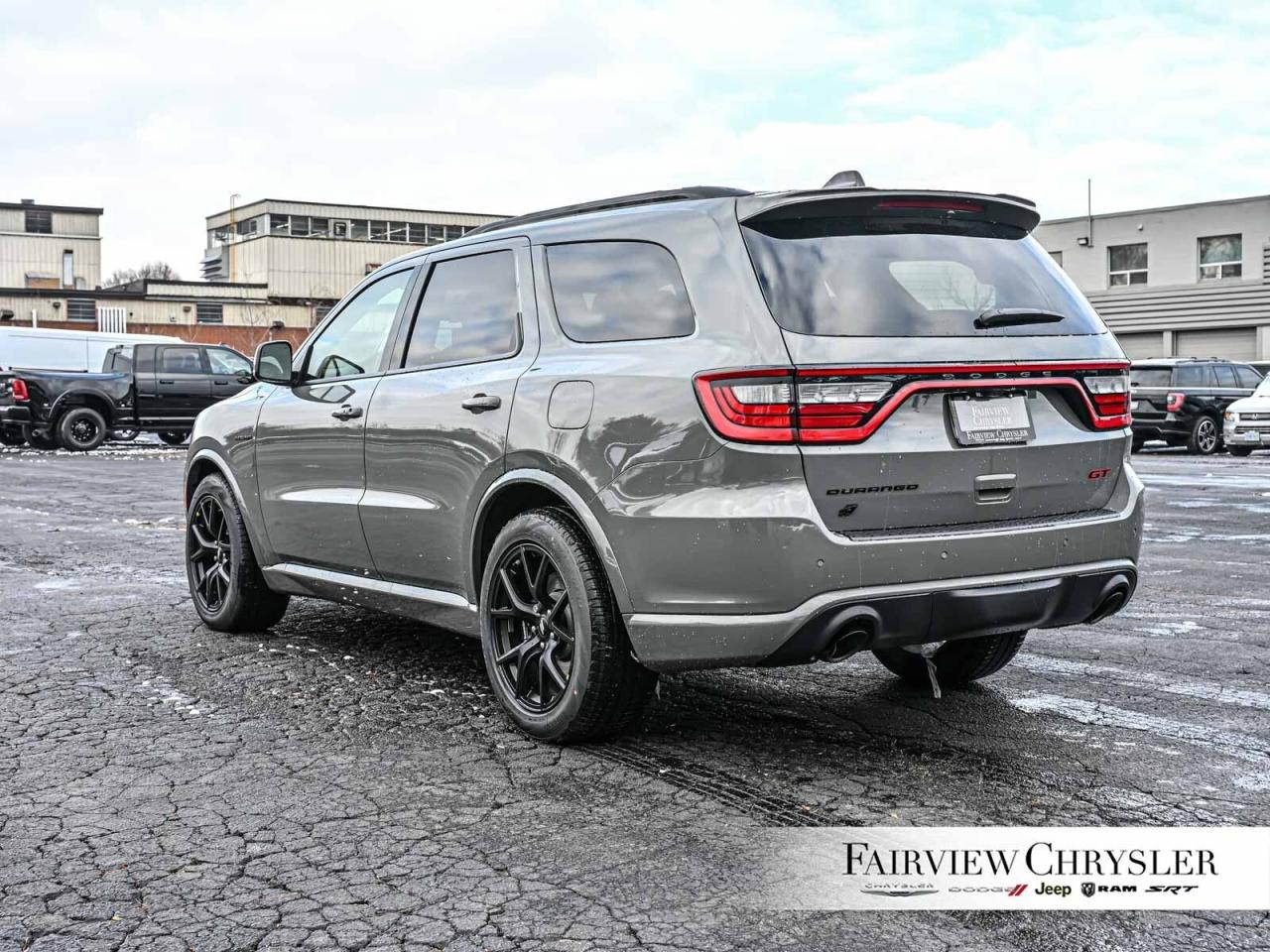 2026 Dodge Durango GT HEMI V8 TOW N GO   BLACK TOP REDLINE   5.7L HEM Photo3