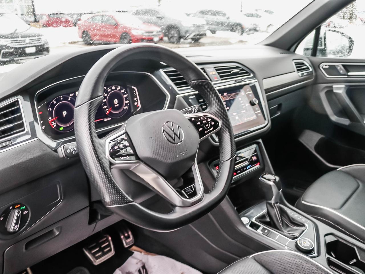 2023 Volkswagen Tiguan HIGHLINE R-LINE 4MOTION Photo