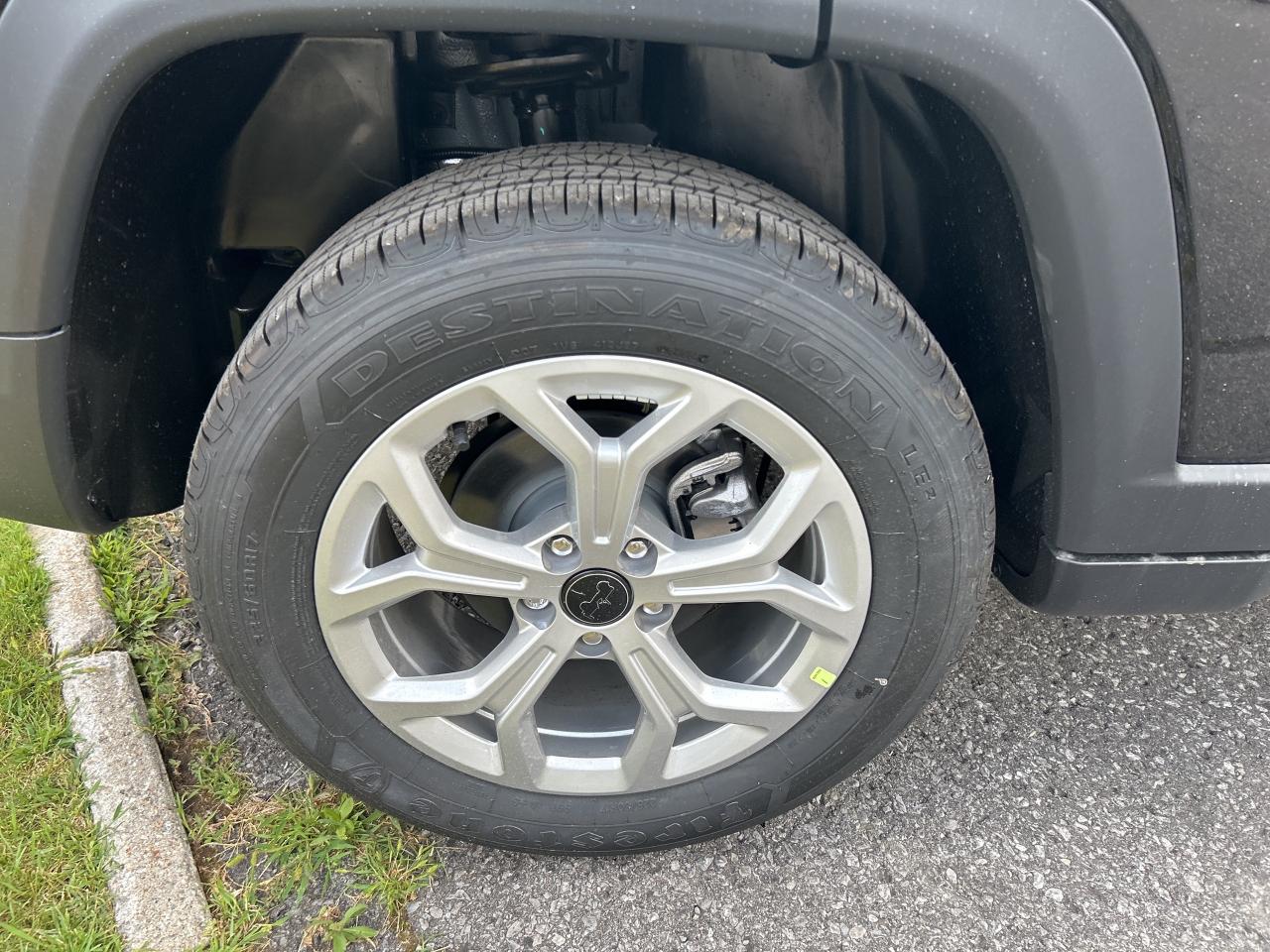 2025 Jeep Compass Sport Photo