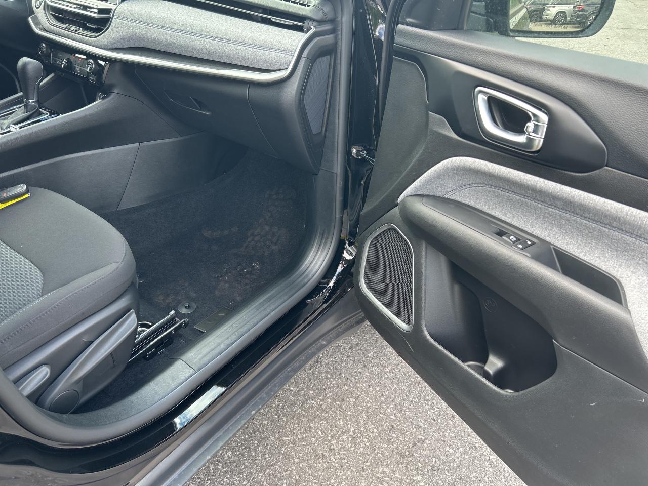 2025 Jeep Compass Sport Photo