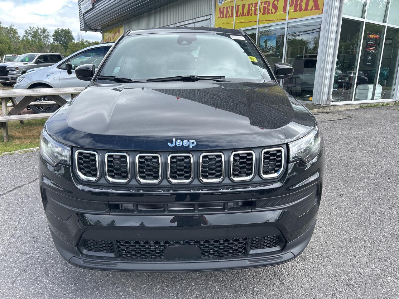 2025 Jeep Compass Sport Photo