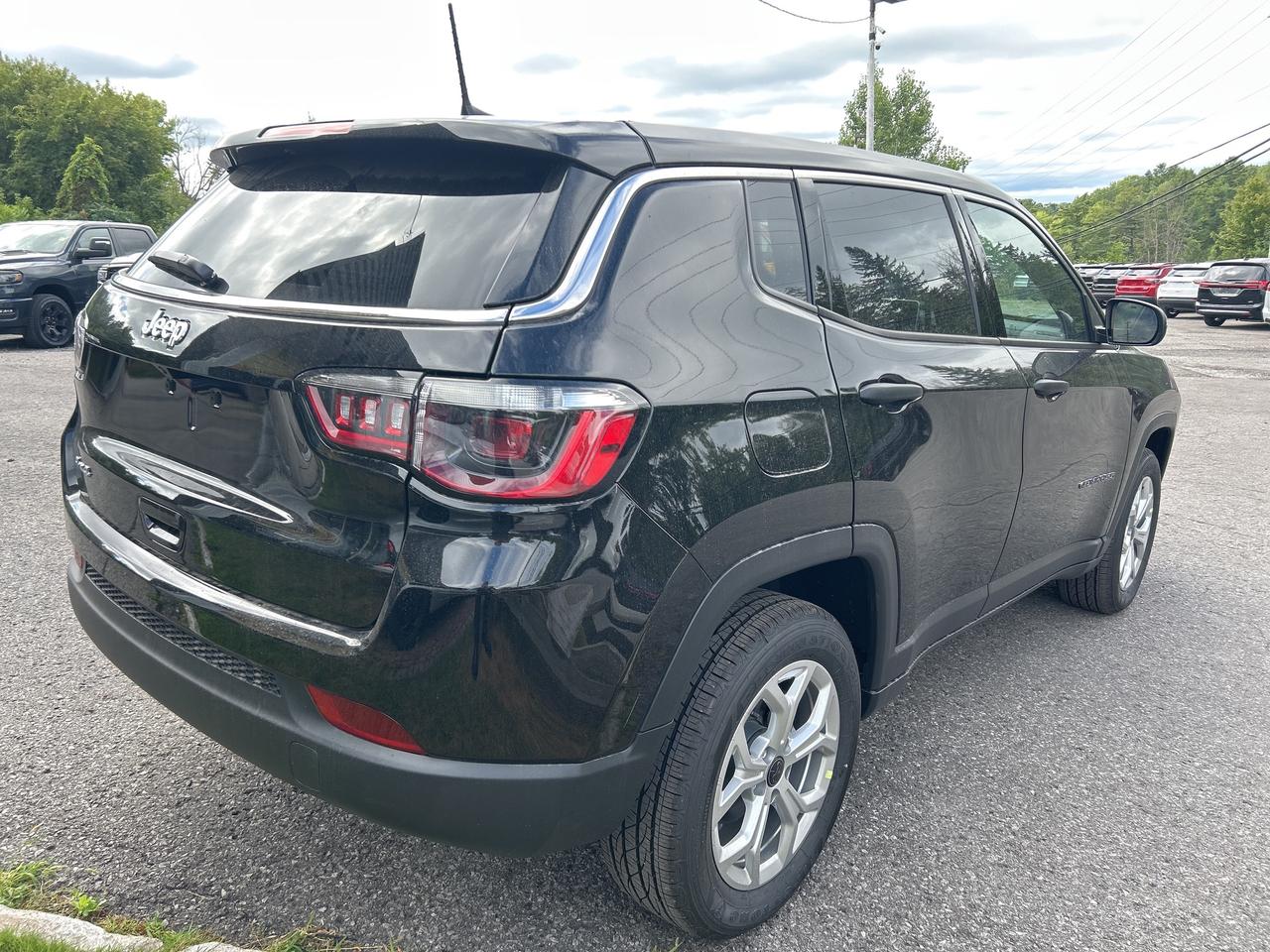 2025 Jeep Compass Sport Photo