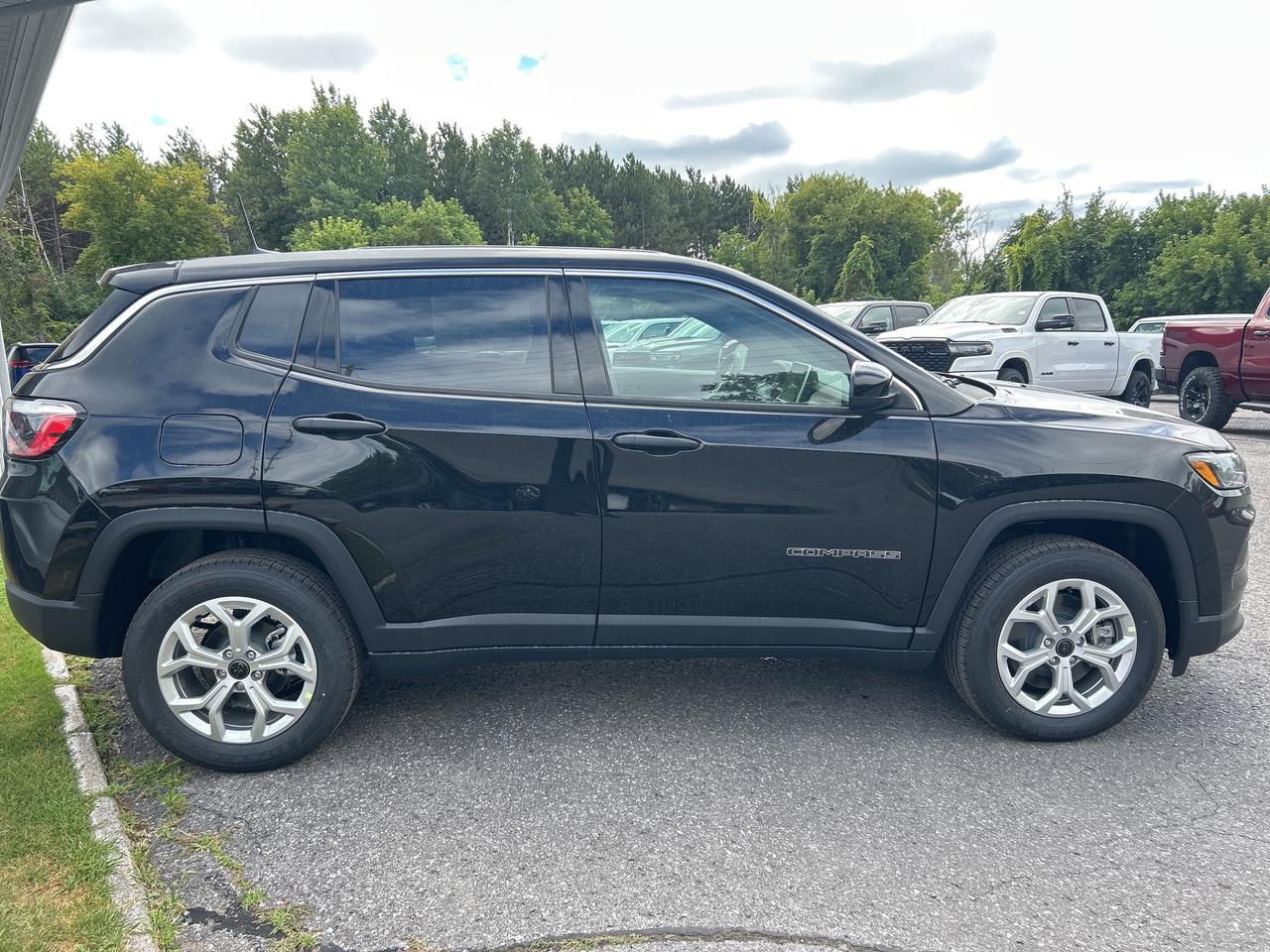 2025 Jeep Compass Sport Photo