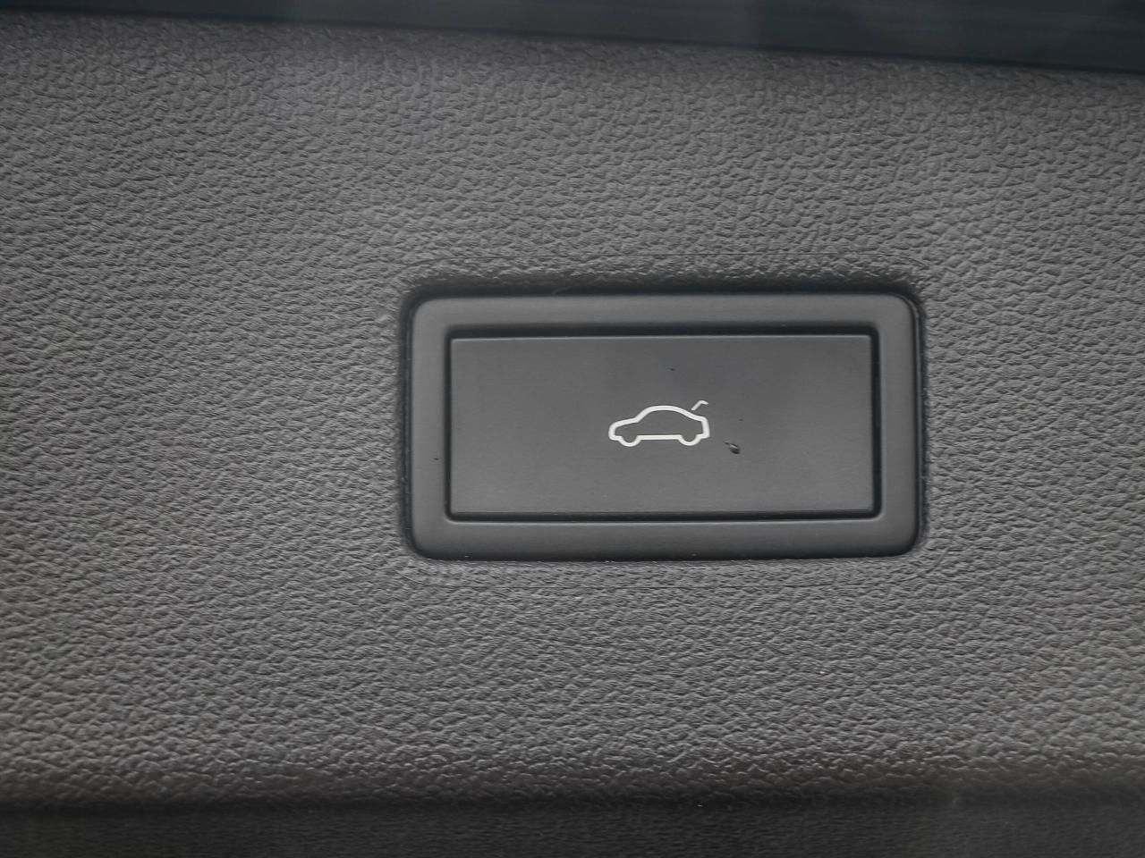 2023 Volkswagen Tiguan COMFORTLINE 4Motion Photo