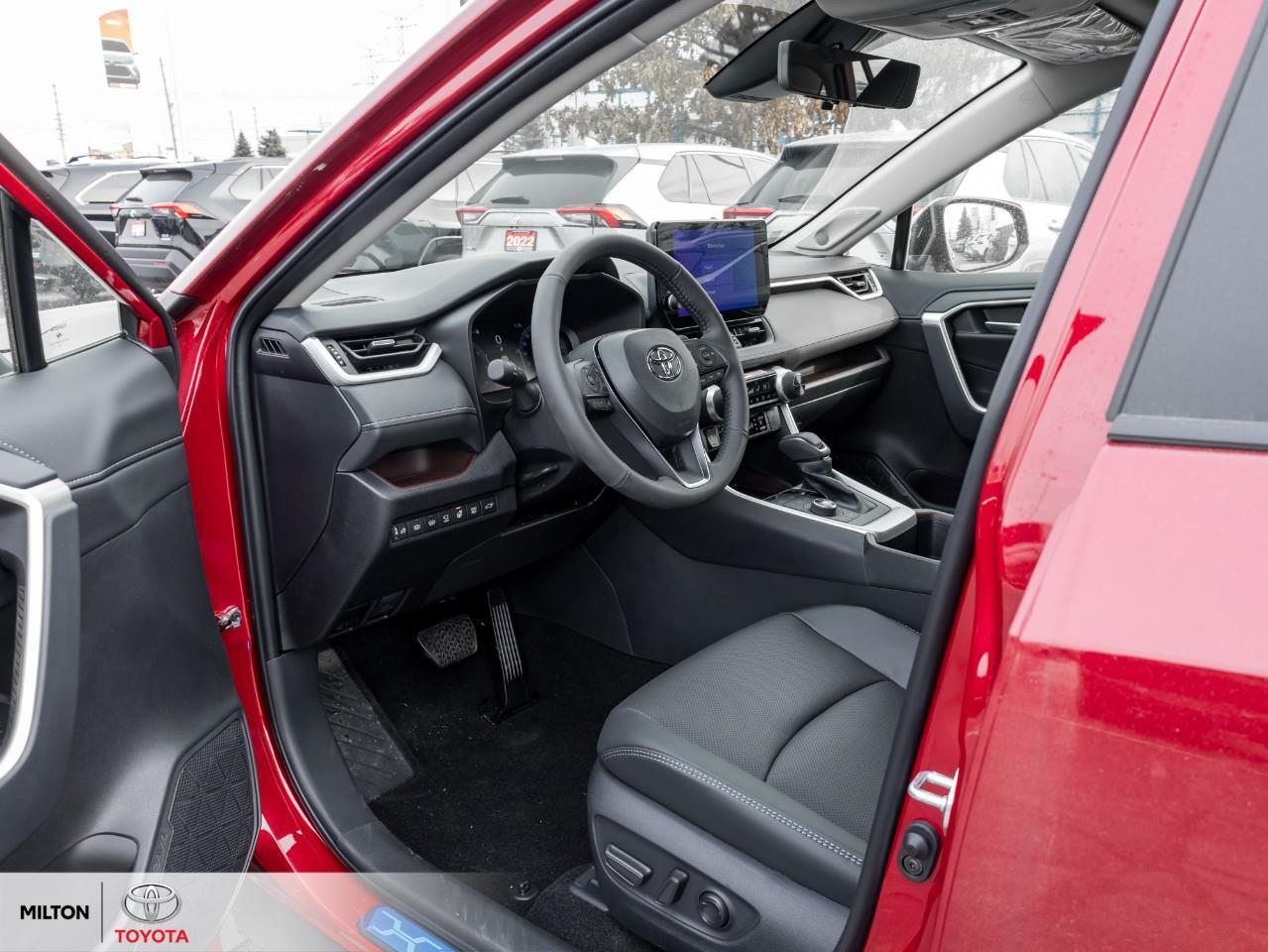 2025 Toyota RAV4 LEATHER MOONROOF JBL DEMO TCUV Limited Photo