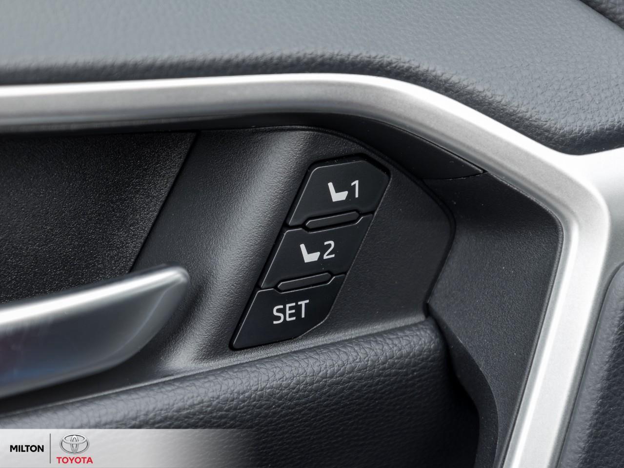 2025 Toyota RAV4 LEATHER MOONROOF JBL DEMO TCUV Limited Photo