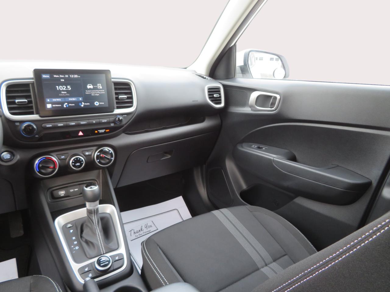 2025 Hyundai Venue Preferred IVT Photo