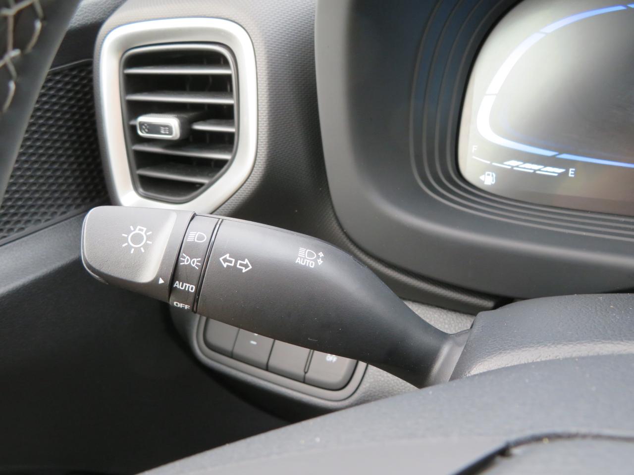 2025 Hyundai Venue Preferred IVT Photo