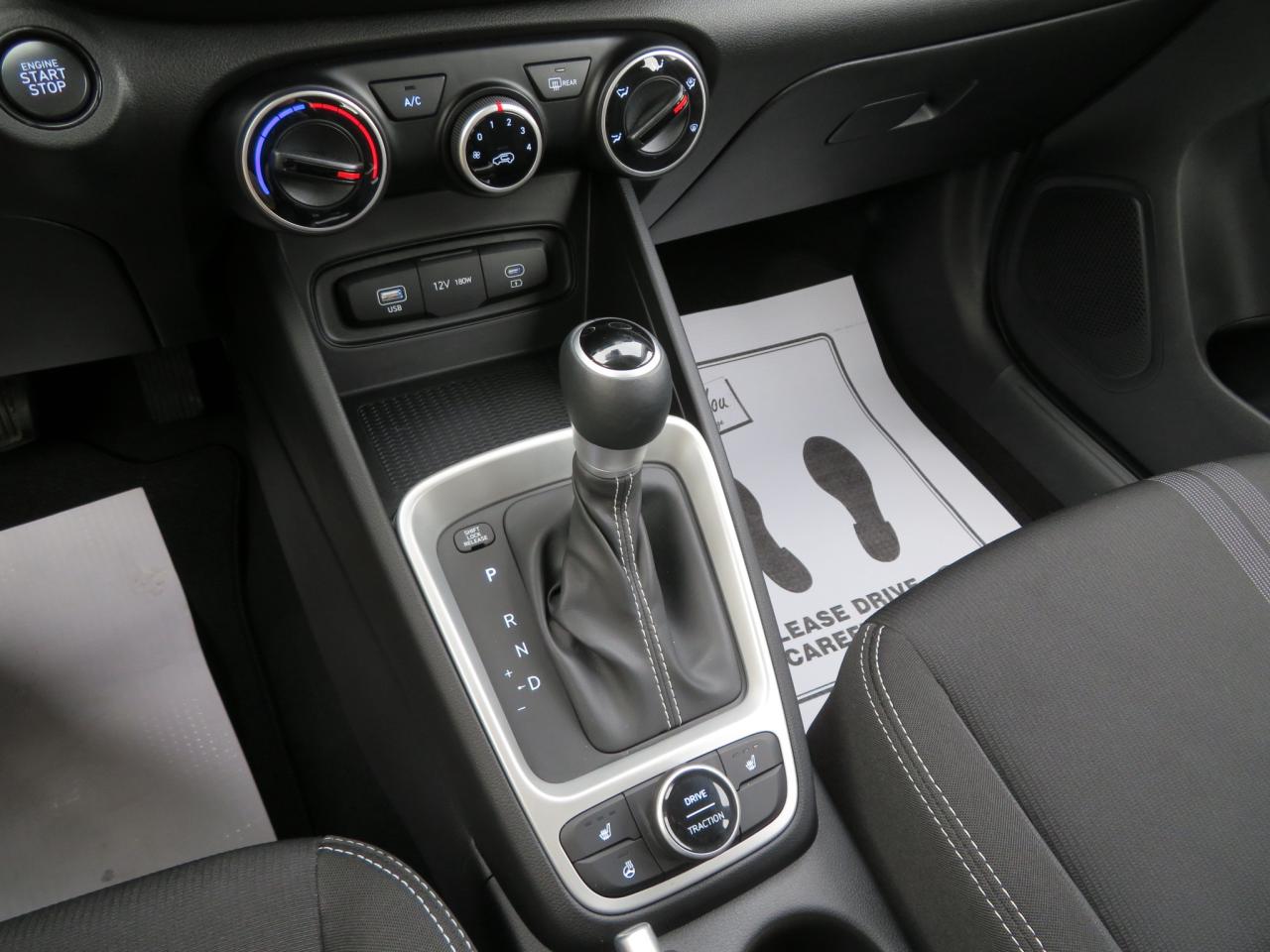 2025 Hyundai Venue Preferred IVT Photo