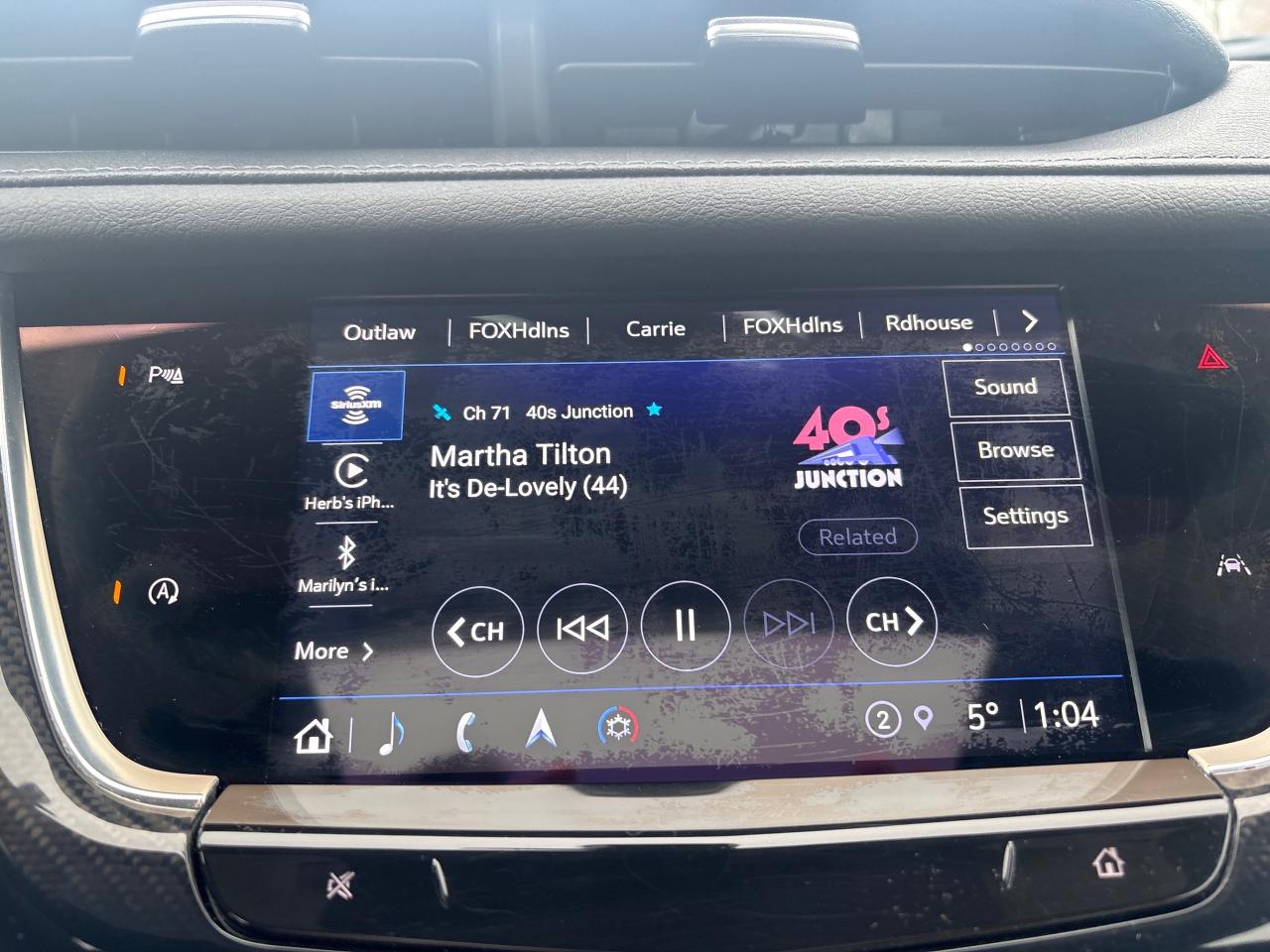 2024 Cadillac XT6 Sport AWD + 6 Pass + Tow Pkg + Low Kms + 1 Owner Photo