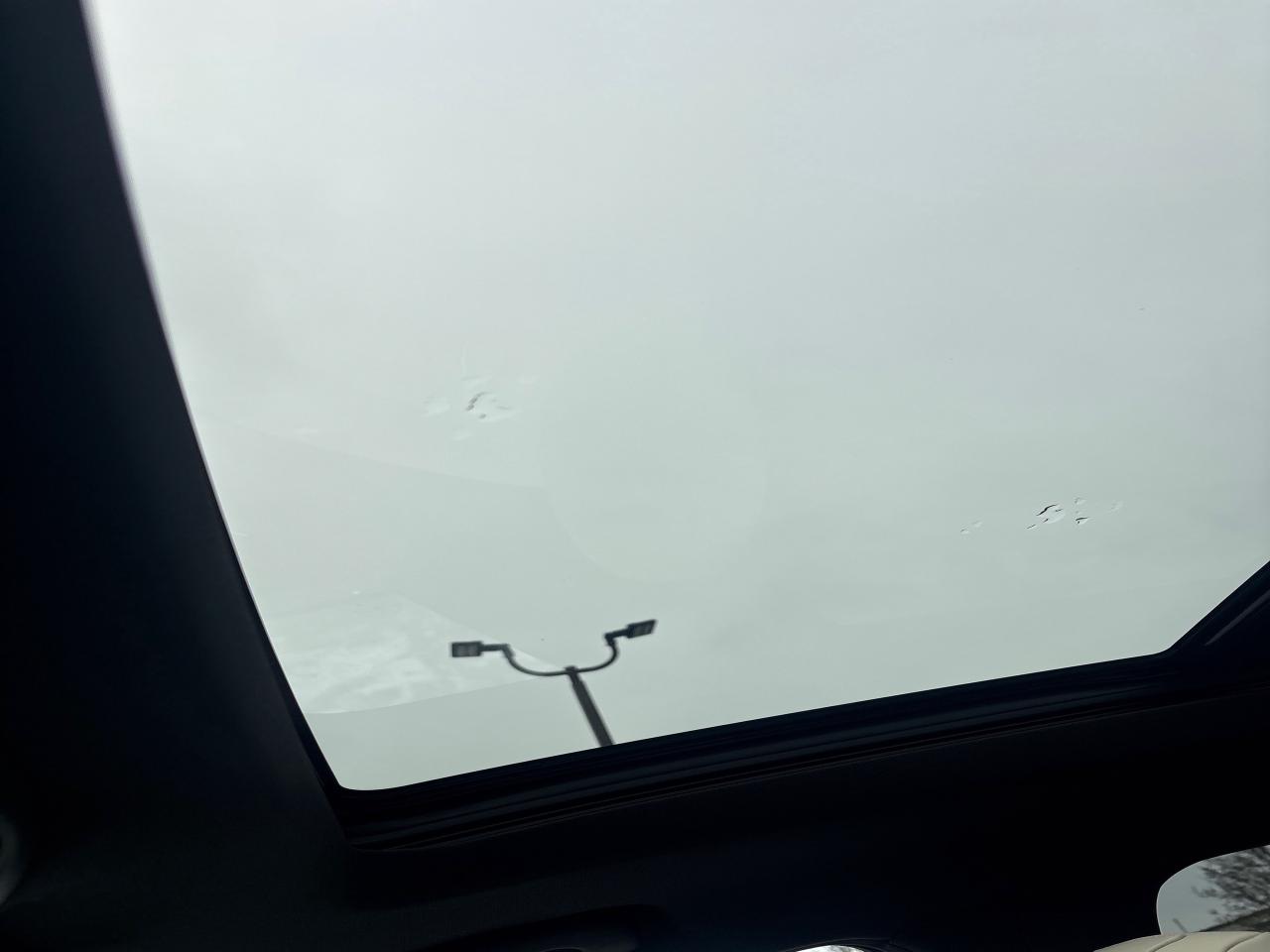 2024 Cadillac XT6 Sport AWD + 6 Pass + Tow Pkg + Low Kms + 1 Owner Photo