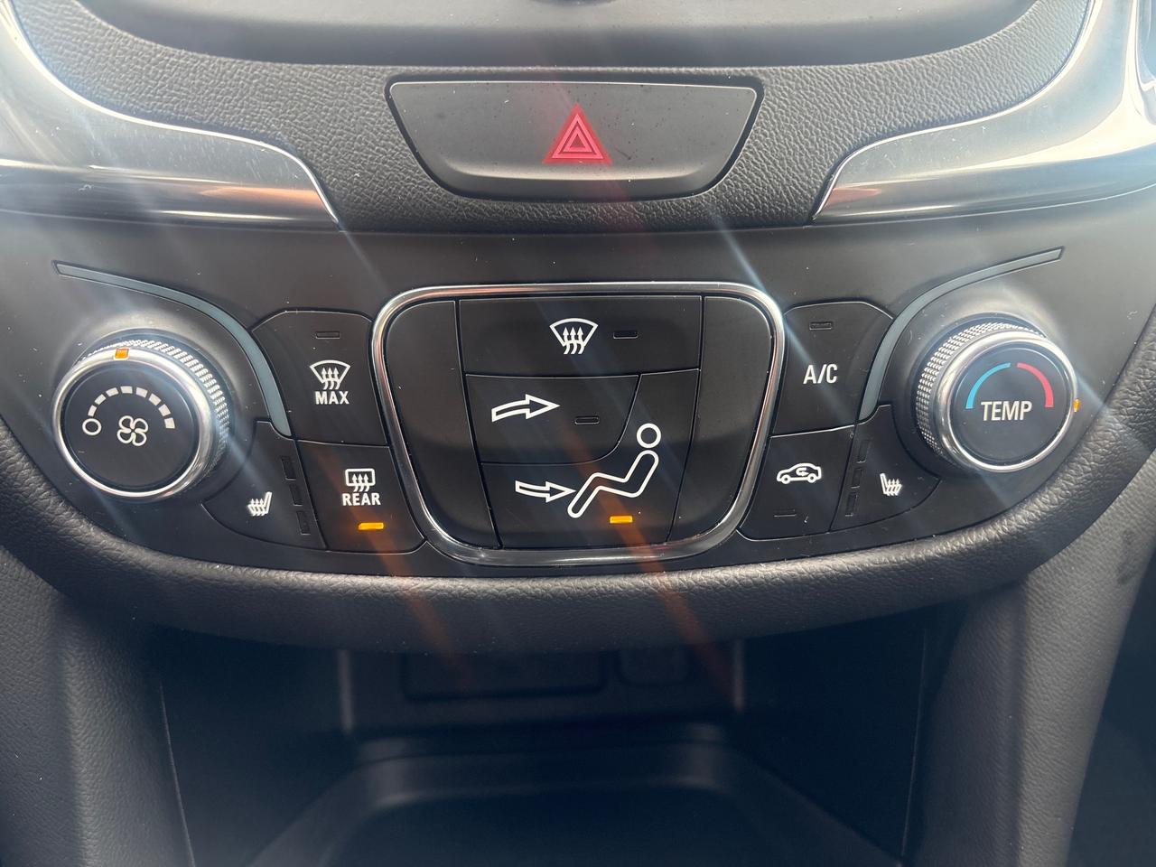 2021 Chevrolet Equinox 1LT AWD + Heated Seats + Power Seat + 1 Owner Photo