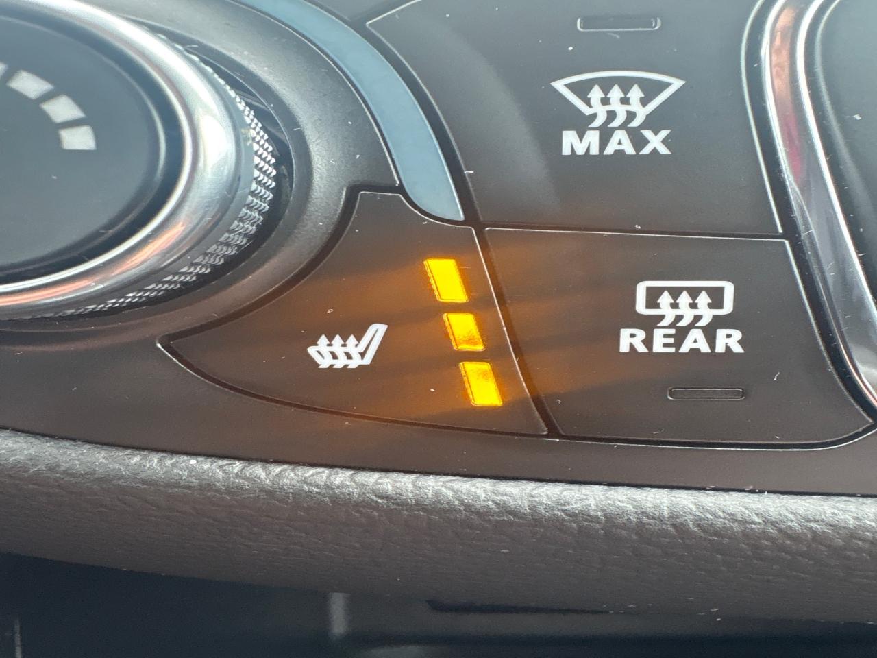 2021 Chevrolet Equinox 1LT AWD + Heated Seats + Power Seat + 1 Owner Photo