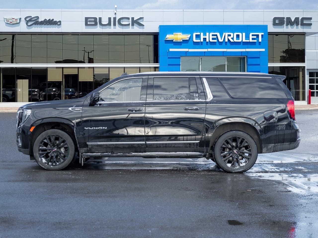 2023 GMC Yukon XL 4WD 4dr SLT Photo2