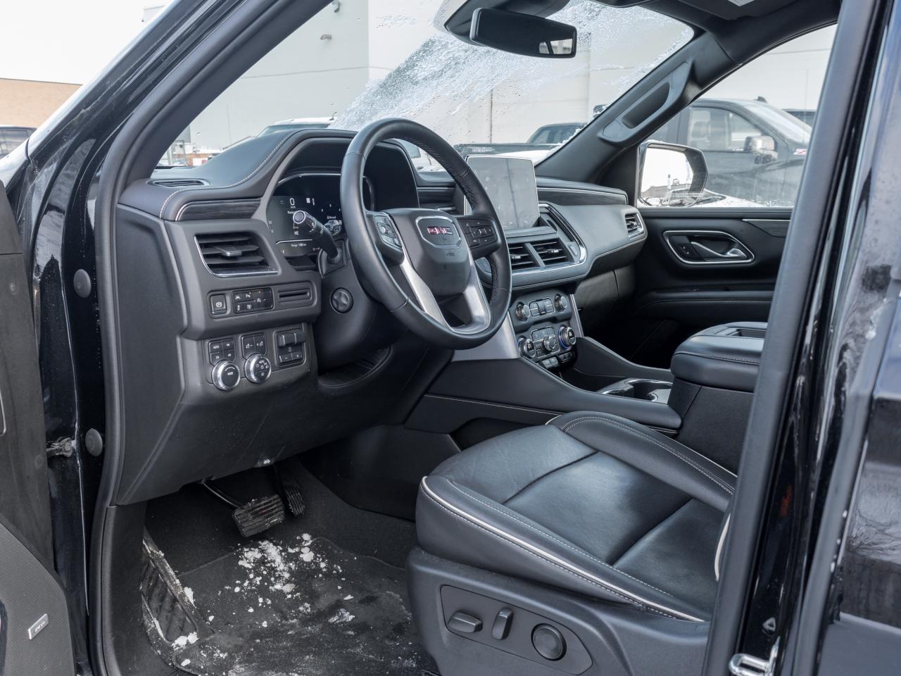 2023 GMC Yukon XL 4WD 4dr SLT Photo