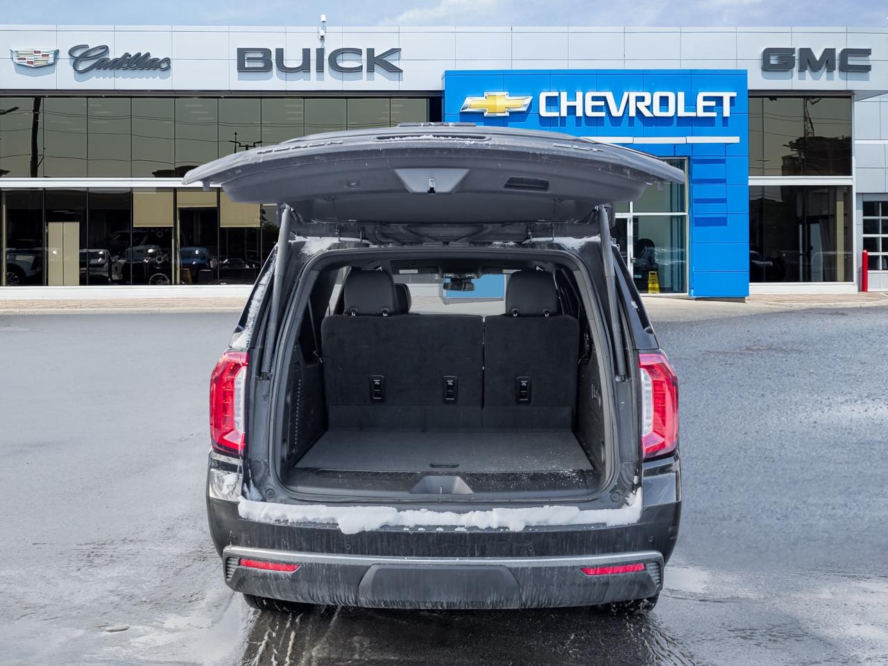 2023 GMC Yukon XL 4WD 4dr SLT Photo