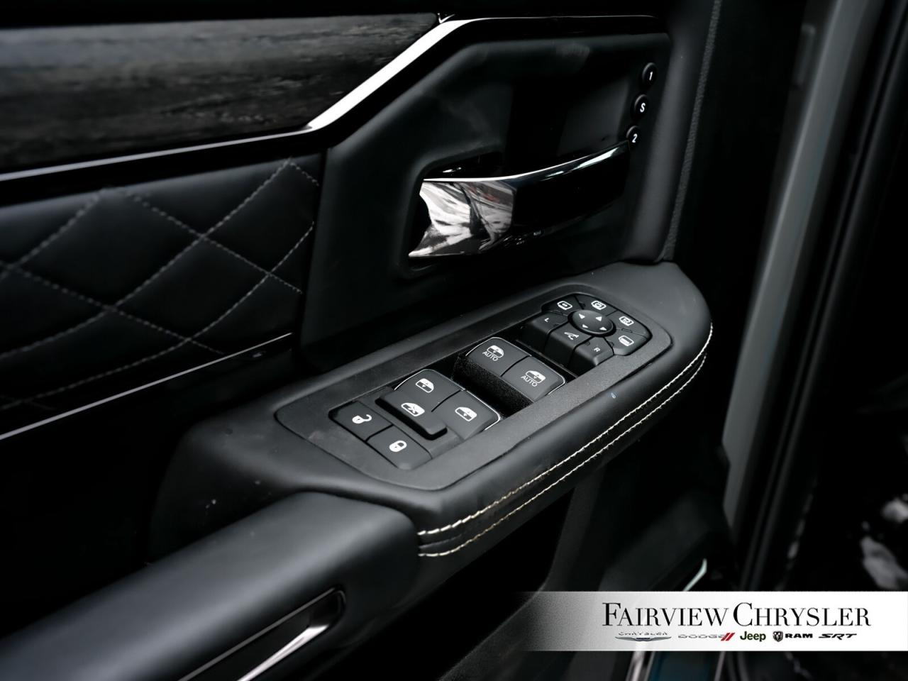 2026 RAM 2500 Limited 5TH WHEEL   SUNROOF   REAR AUTO LEVELLING Photo