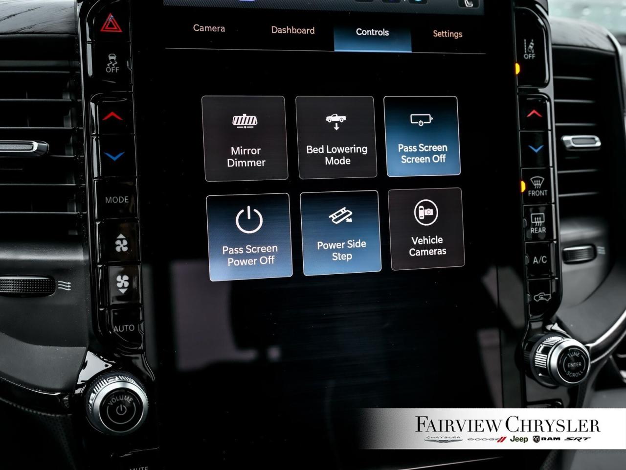 2026 RAM 2500 Limited 5TH WHEEL   SUNROOF   REAR AUTO LEVELLING Photo