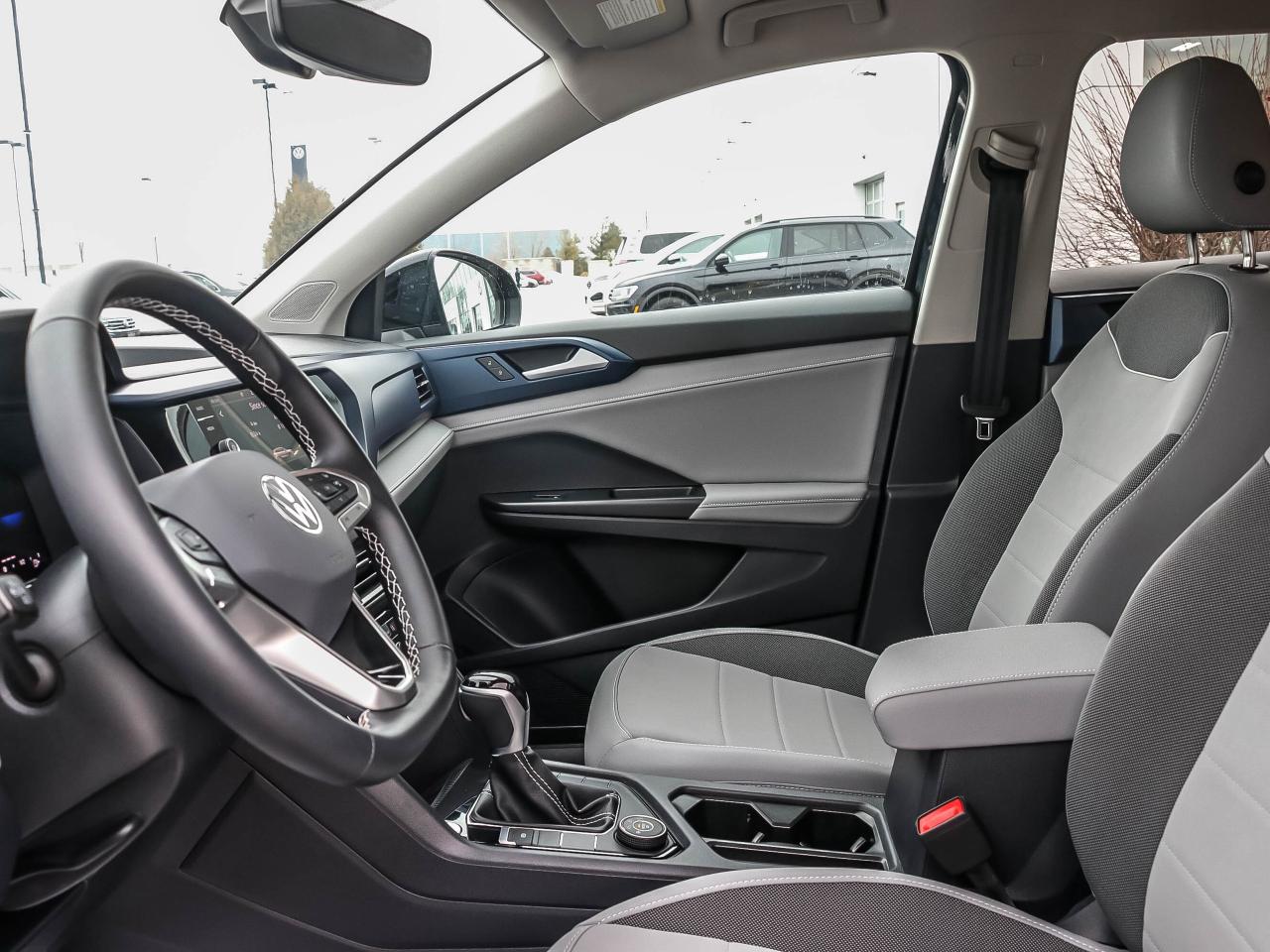 2024 Volkswagen Taos Comfortline 4Motion Photo