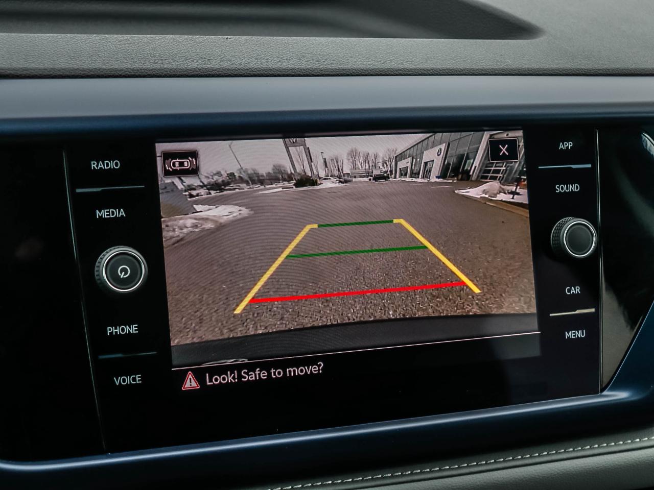 2024 Volkswagen Taos Comfortline 4Motion Photo