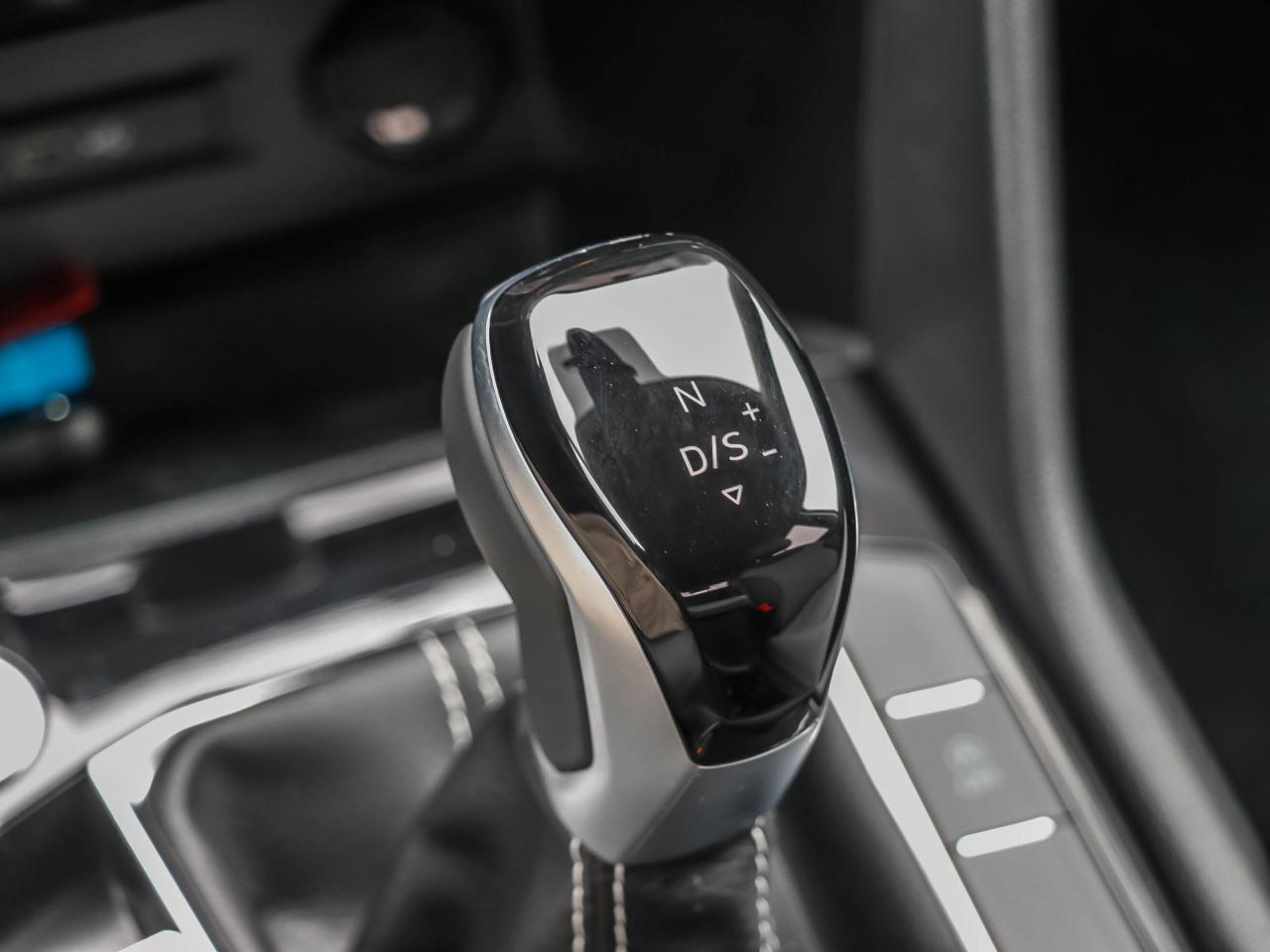 2024 Volkswagen Taos Comfortline 4Motion Photo