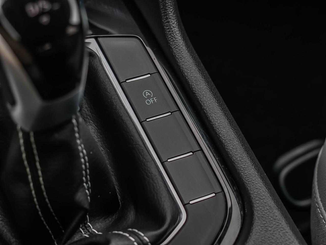 2024 Volkswagen Taos Comfortline 4Motion Photo