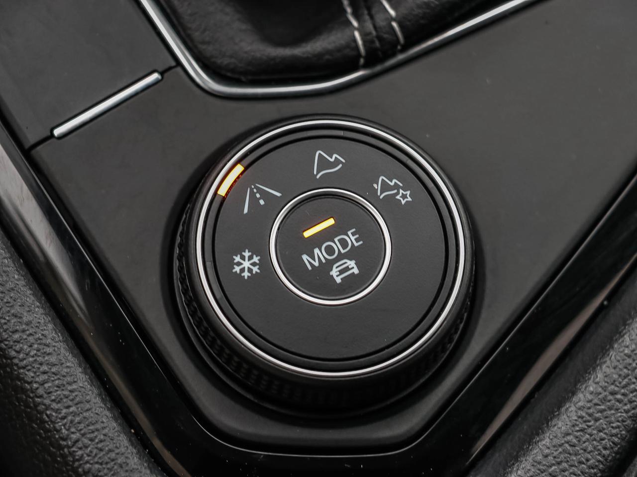 2024 Volkswagen Taos Comfortline 4Motion Photo