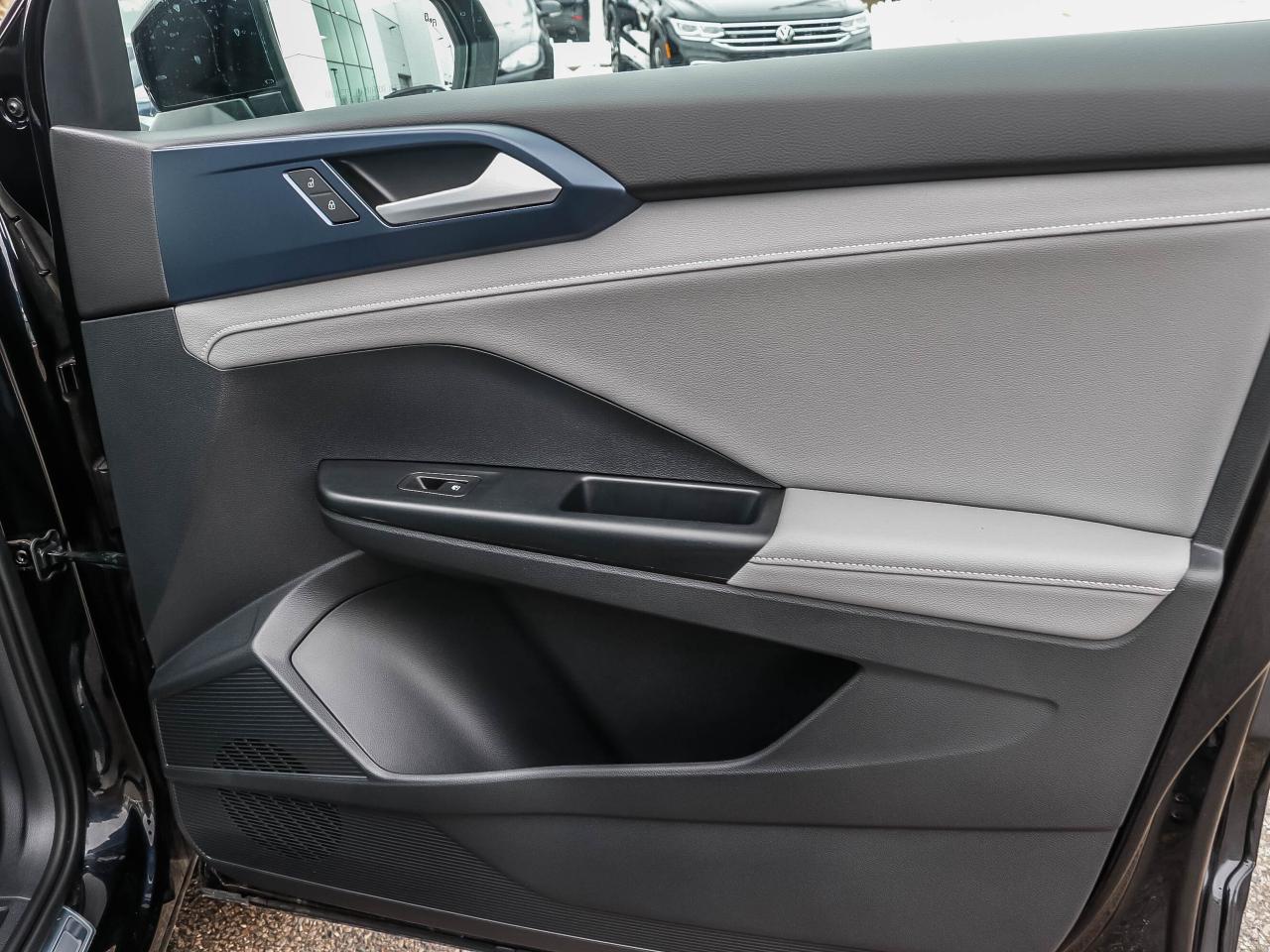 2024 Volkswagen Taos Comfortline 4Motion Photo