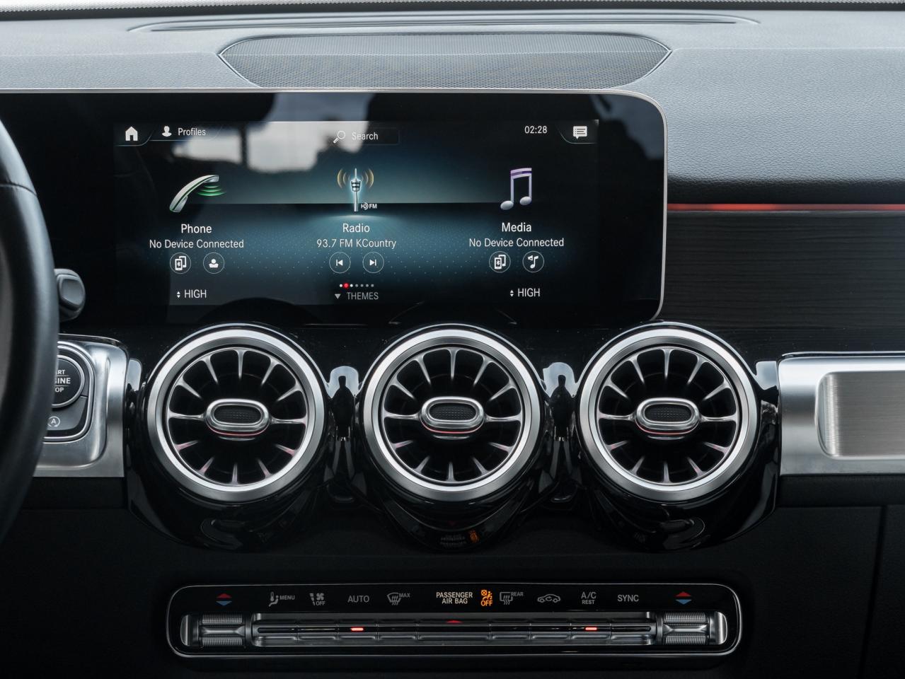 2020 Mercedes-Benz GLB GLB 250 4MATIC SUV  ONE OWNER  TRADE IN  LOW KM Photo