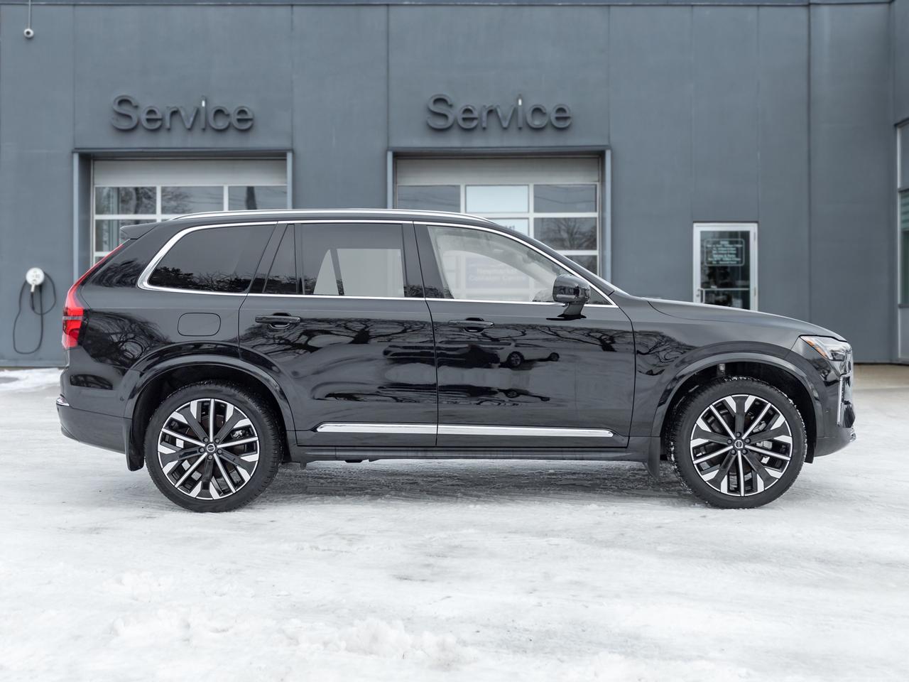 2025 Volvo XC90 2025.5 B6 AWD Plus  LOW KM  NEARLY NEW Photo4