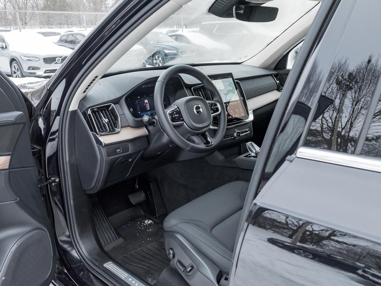 2025 Volvo XC90 2025.5 B6 AWD Plus  LOW KM  NEARLY NEW Photo