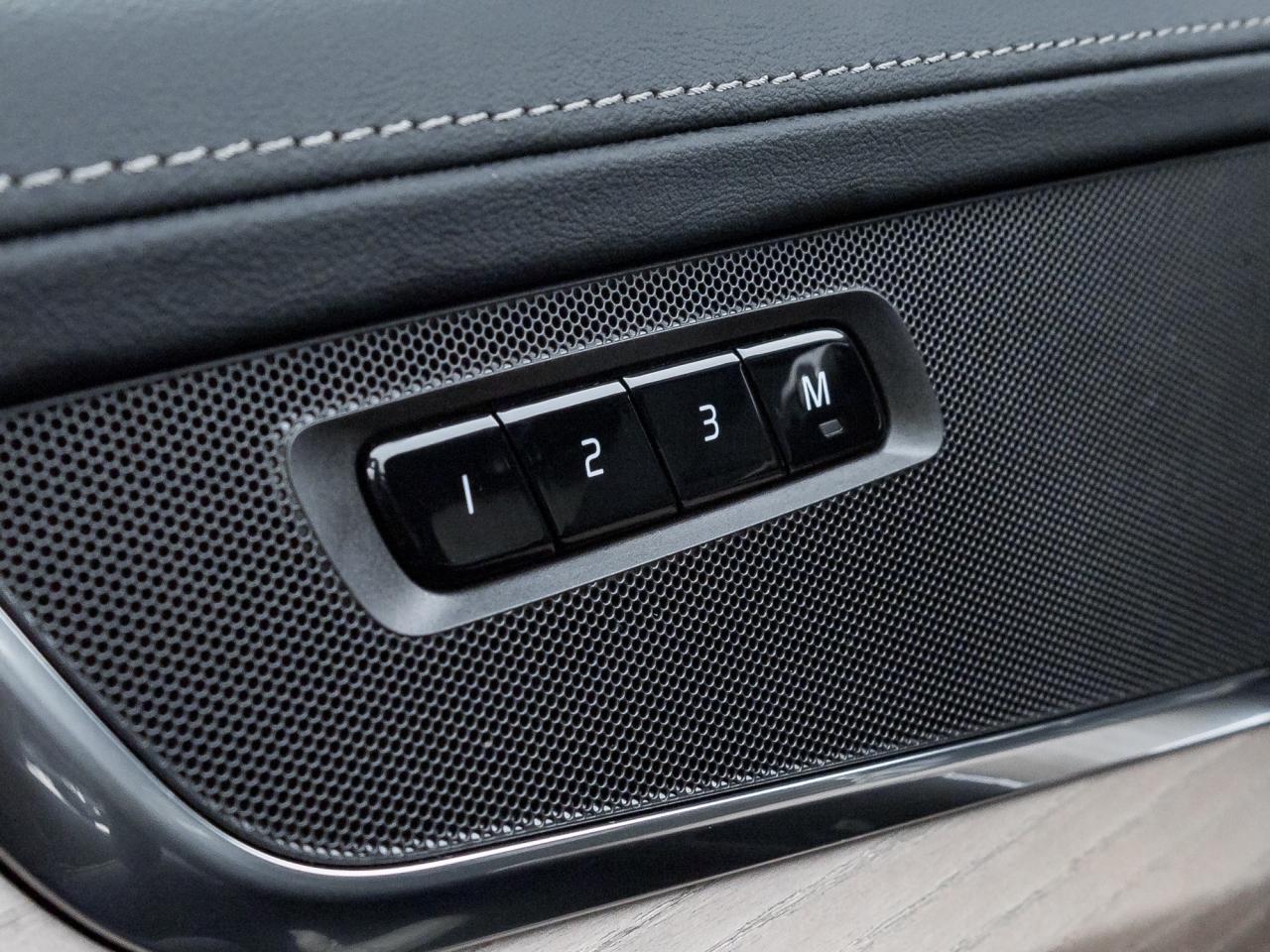 2025 Volvo XC90 2025.5 B6 AWD Plus  LOW KM  NEARLY NEW Photo