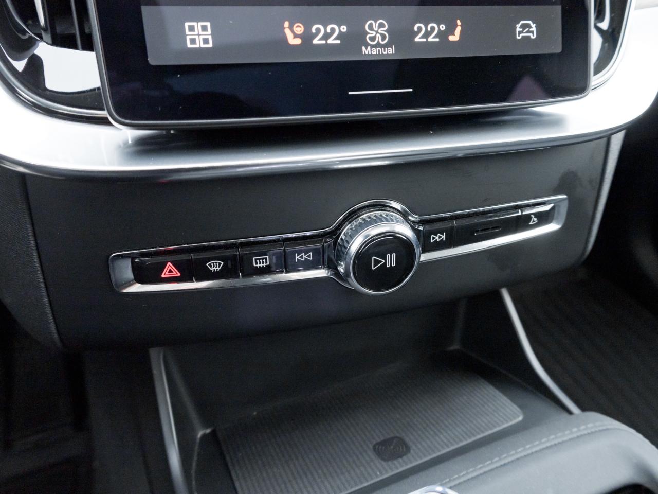 2025 Volvo XC90 2025.5 B6 AWD Plus  LOW KM  NEARLY NEW Photo