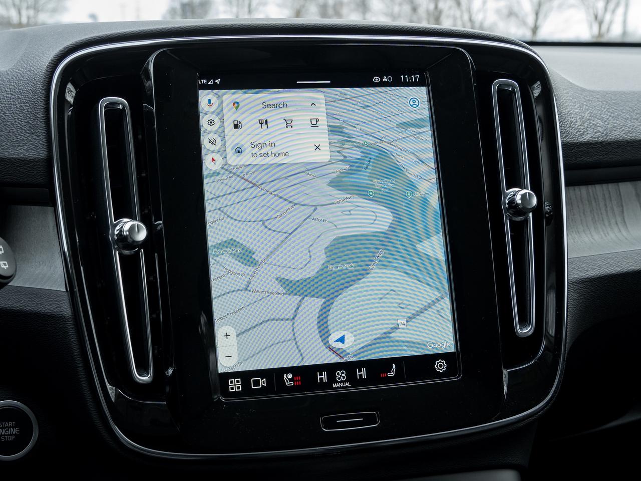 2025 Volvo XC40 B5 AWD Core Bright Theme  CPO FIN RATE  3.49%-4%* Photo