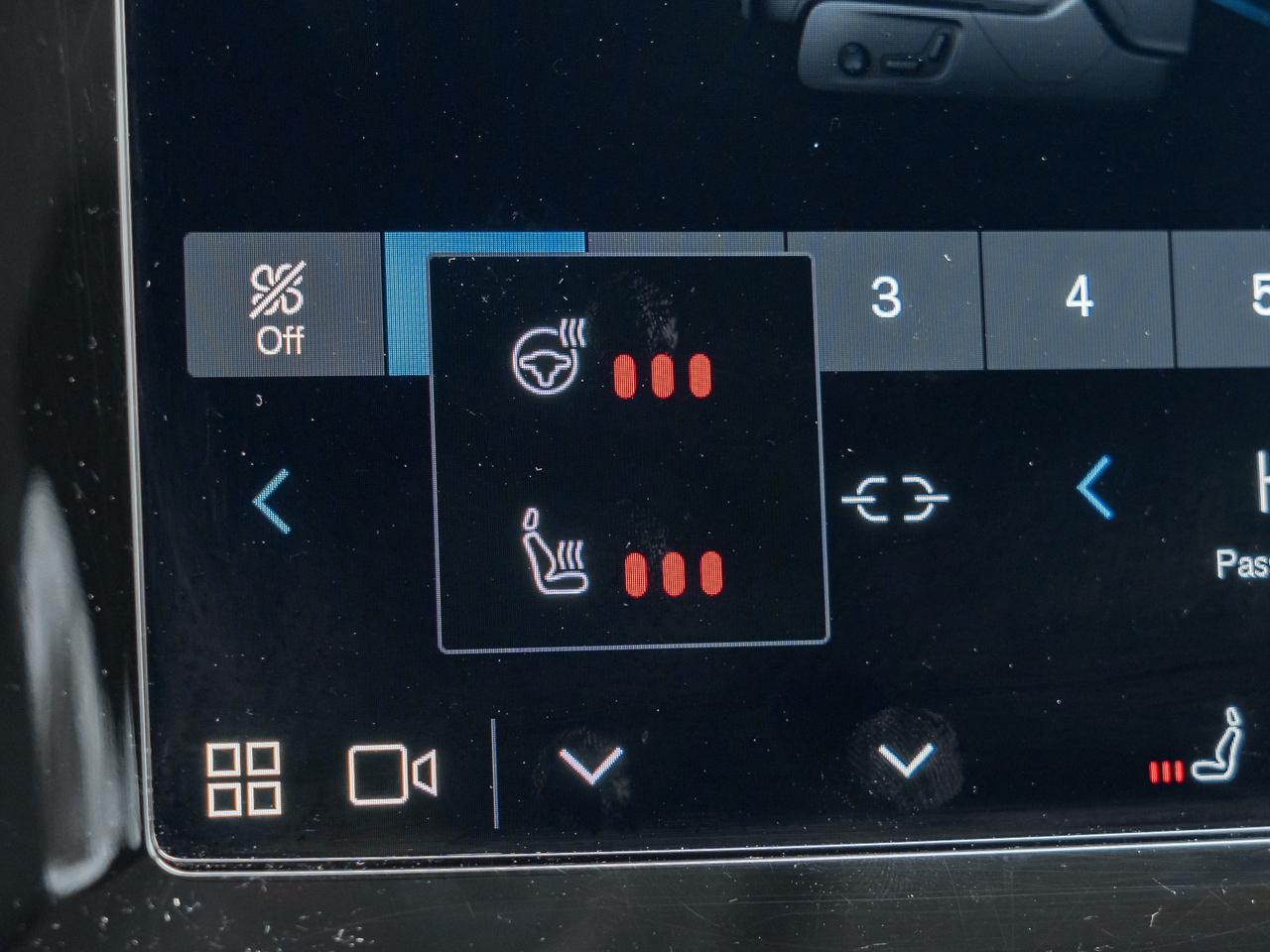 2025 Volvo XC40 B5 AWD Core Bright Theme  CPO FIN RATE  3.49%-4%* Photo