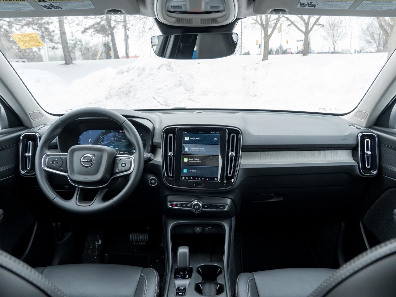 2025 Volvo XC40 B5 AWD Core Bright Theme  CPO FIN RATE  3.49%-4%* Photo