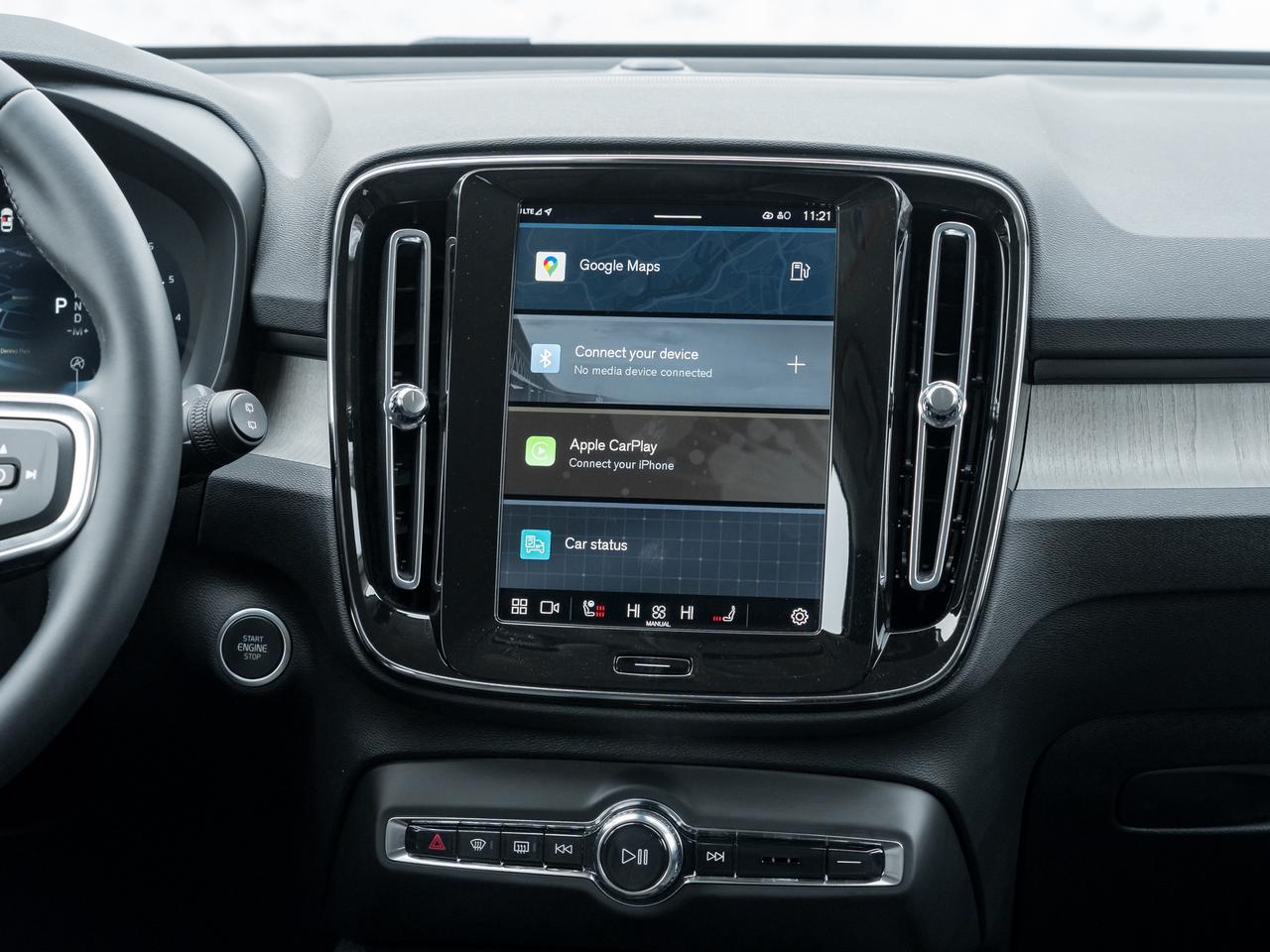 2025 Volvo XC40 B5 AWD Core Bright Theme  CPO FIN RATE  3.49%-4%* Photo