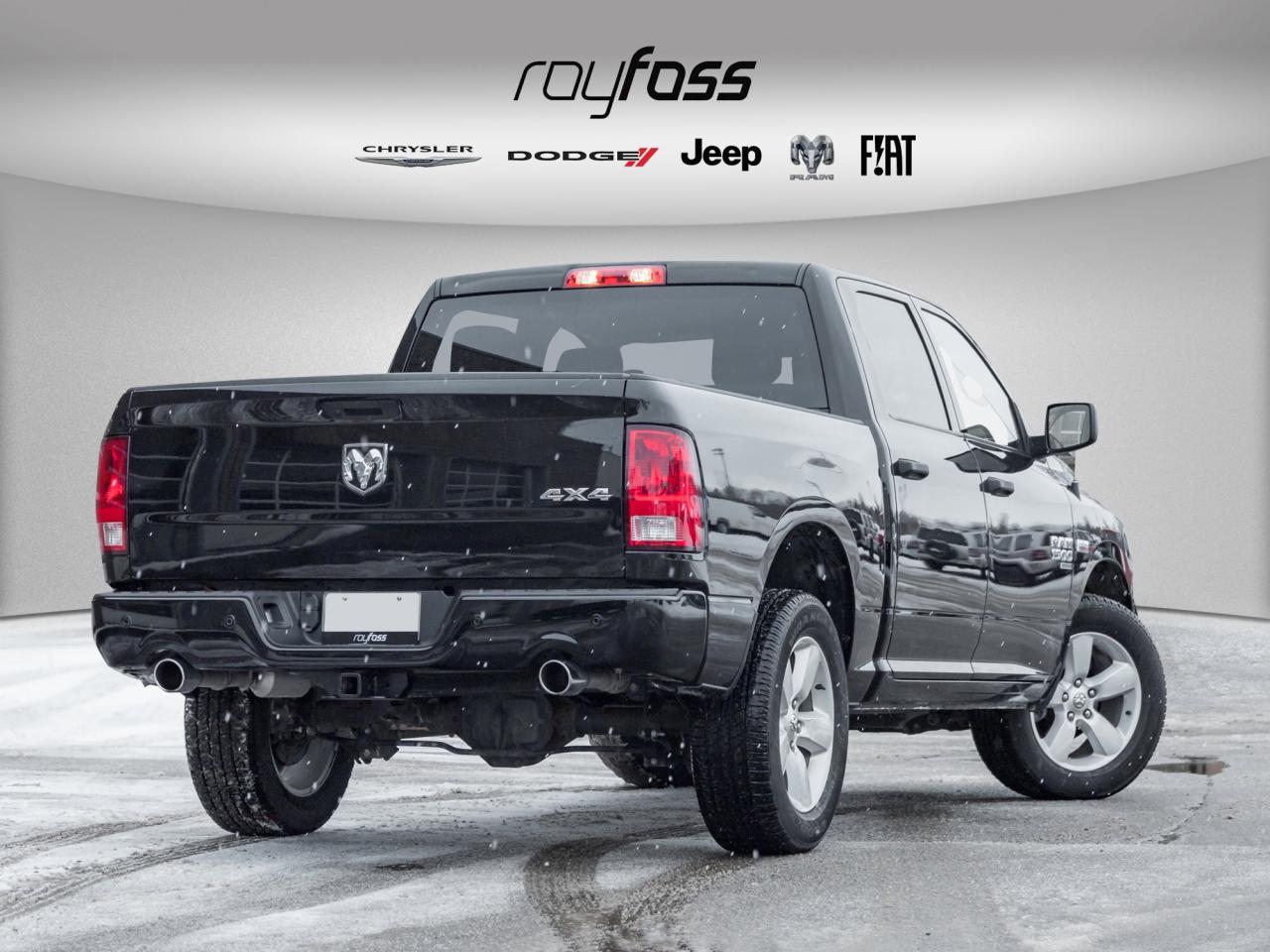 2023 RAM 1500 Classic EXPRESS Photo2