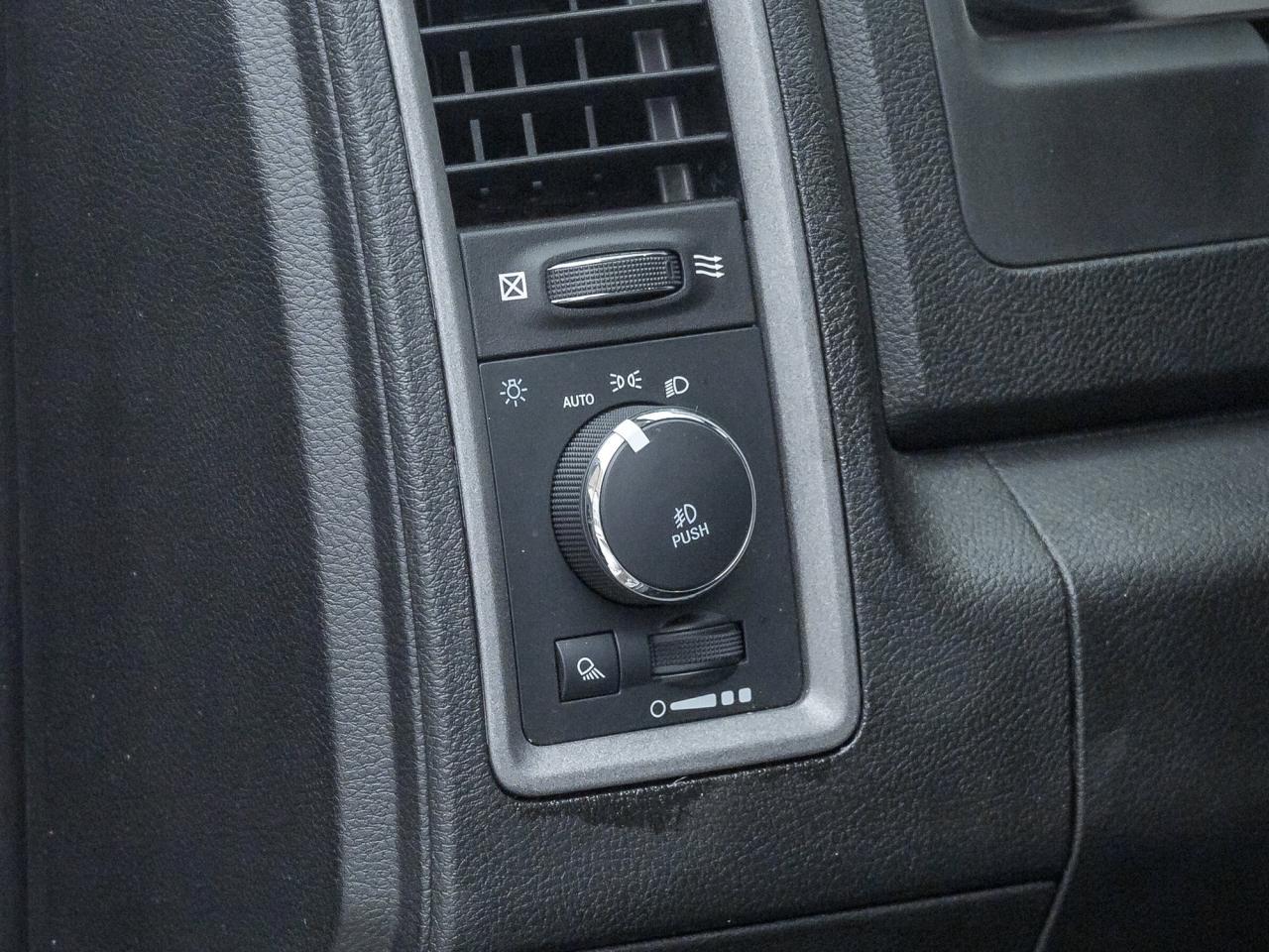 2023 RAM 1500 Classic EXPRESS Photo