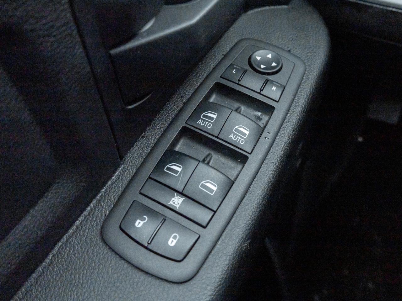 2023 RAM 1500 Classic EXPRESS Photo