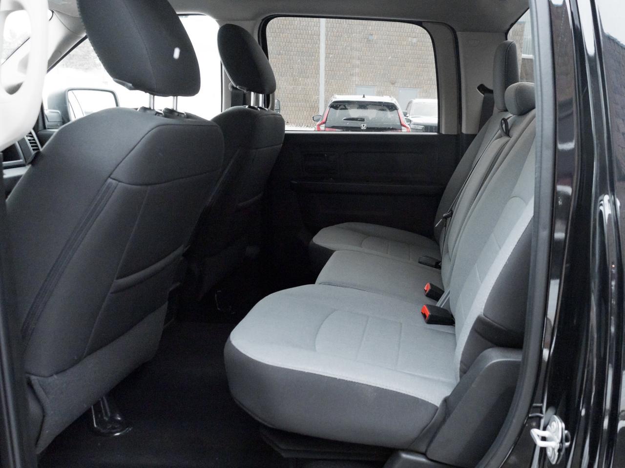 2023 RAM 1500 Classic EXPRESS Photo