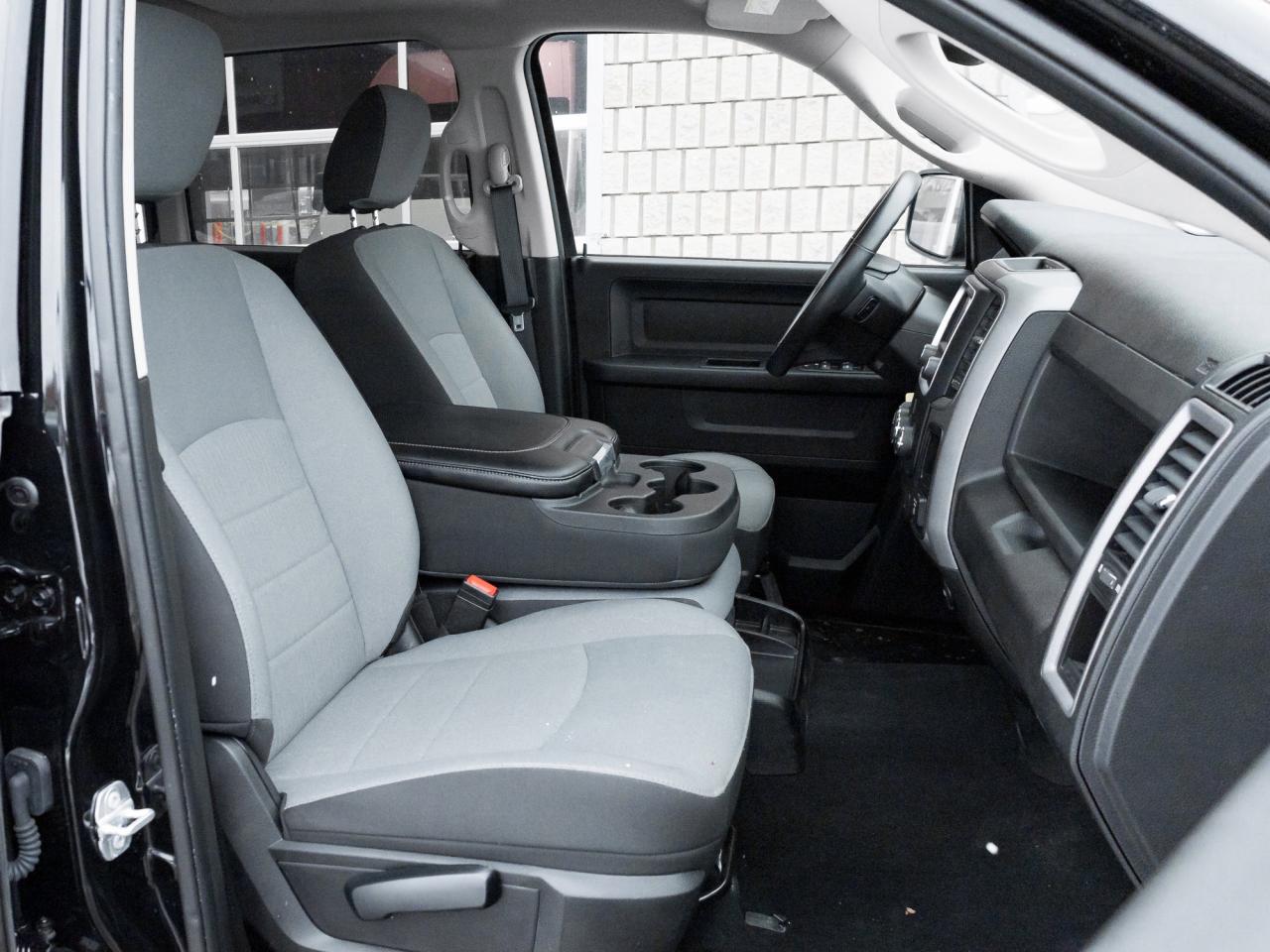 2023 RAM 1500 Classic EXPRESS Photo