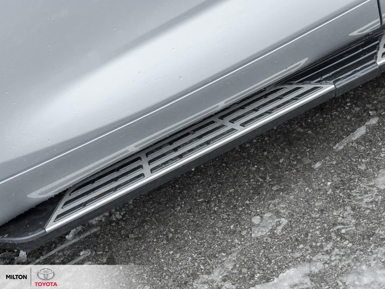 2024 Toyota Highlander XLE AWD LEATHER SUNROOF BLIND SPOT 8 PASSENGER ONE Photo4