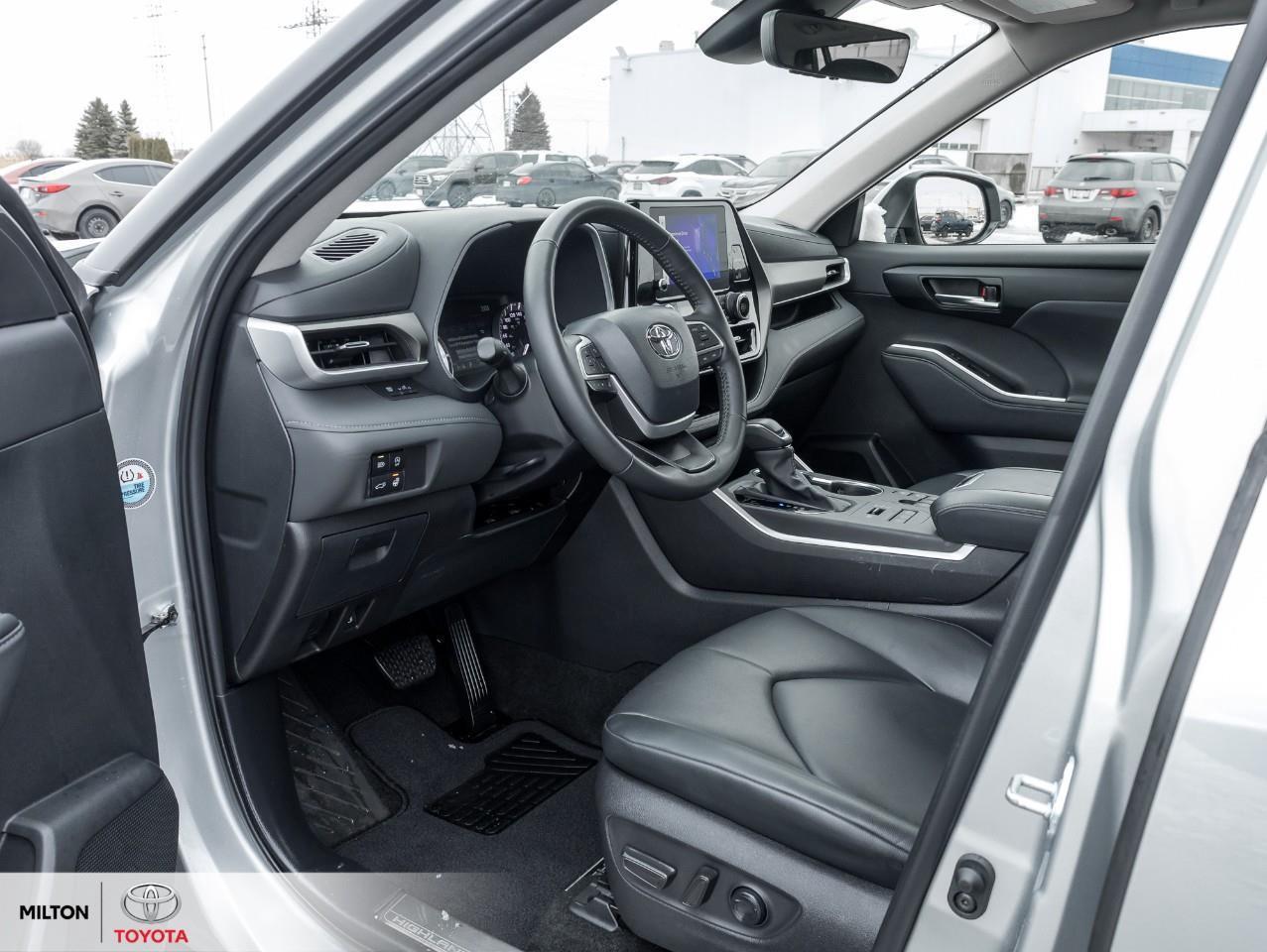 2024 Toyota Highlander XLE AWD LEATHER SUNROOF BLIND SPOT 8 PASSENGER ONE Photo