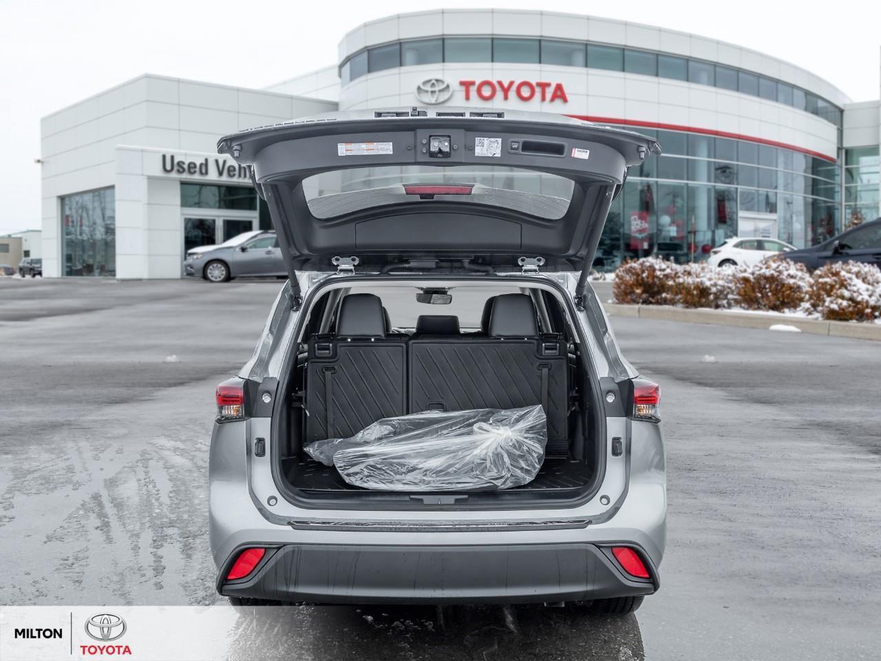 2024 Toyota Highlander XLE AWD LEATHER SUNROOF BLIND SPOT 8 PASSENGER ONE Photo